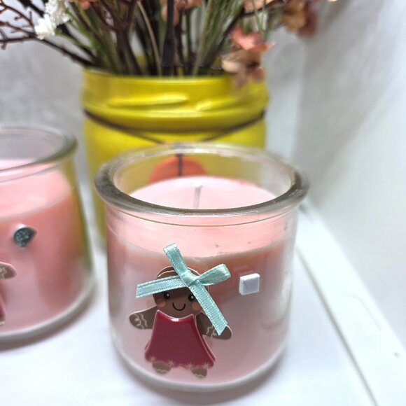 Cute Gingerbread Man and Gingerbread Lady Strawberry Scented Candles - new - Picture 3 of 5
